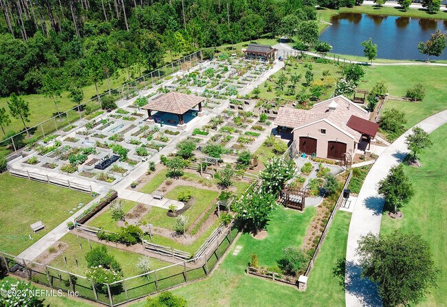 Building Photo - 280 Winding Path Dr