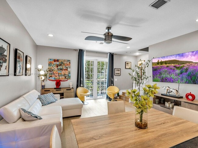 Building Photo - 2249 NE 9th Ave