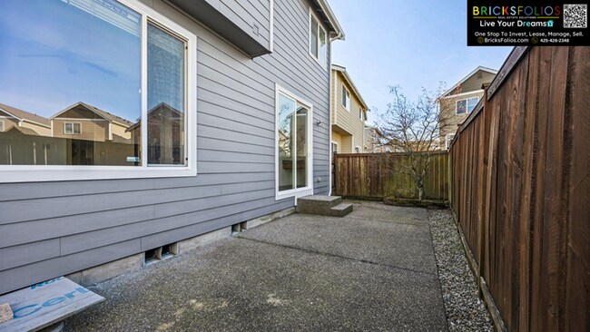 Building Photo - Rare 4-BR Gem | Fully Remodeled | Central A/C in Puyallup!