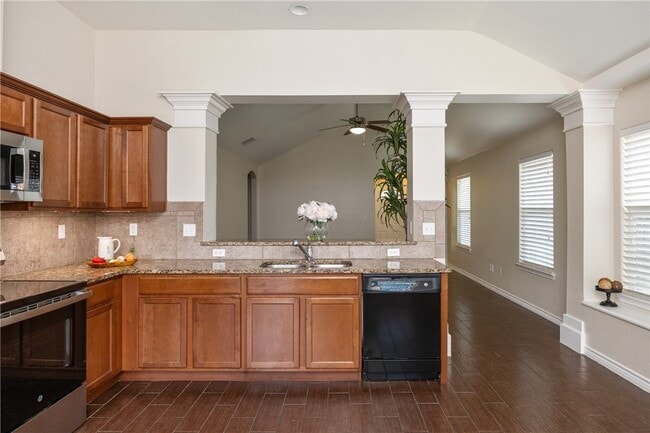 Building Photo - 3643 WL Breeding Dr