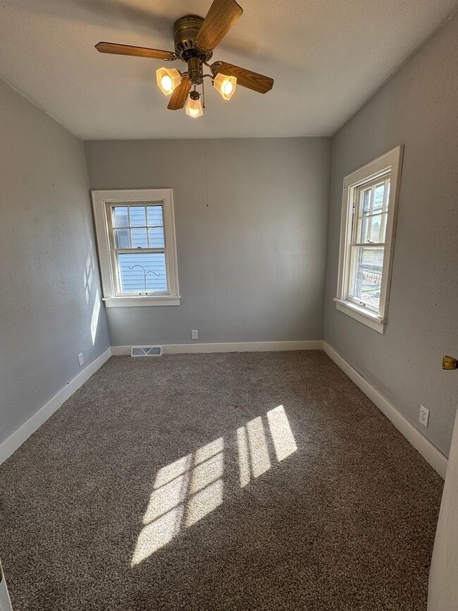 Building Photo - Waterloo 2 Bedroom House