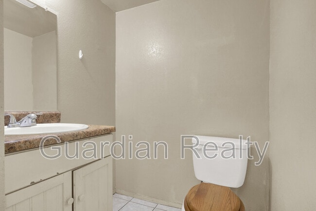 Building Photo - 4312 Lynnann