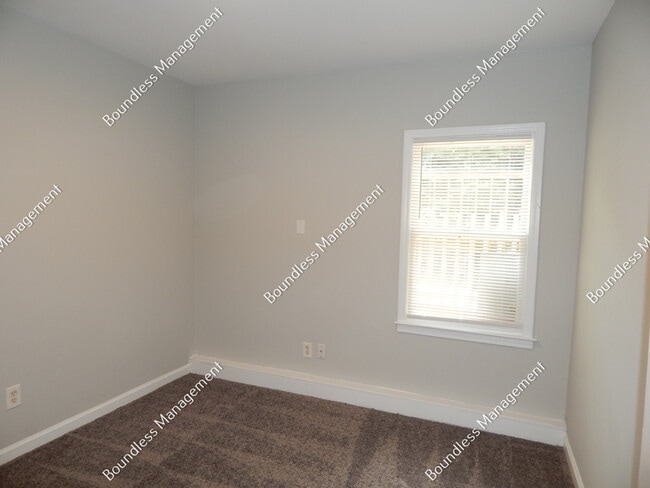 Building Photo - 2284 Alvin Dr NW
