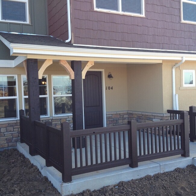 Building Photo - 3 Bedroom / 2.5 Bath Condo with 1 car attached garage in Fossil Lake Subdivision in Fort Collins, CO