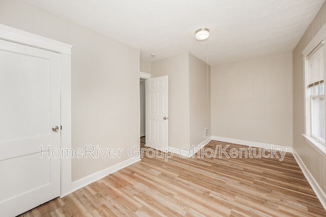 Building Photo - 4158 E 119th St