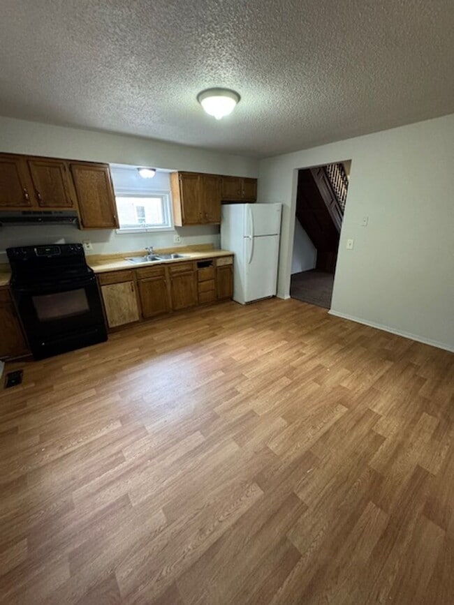 Building Photo - 1344 Huestis Ave