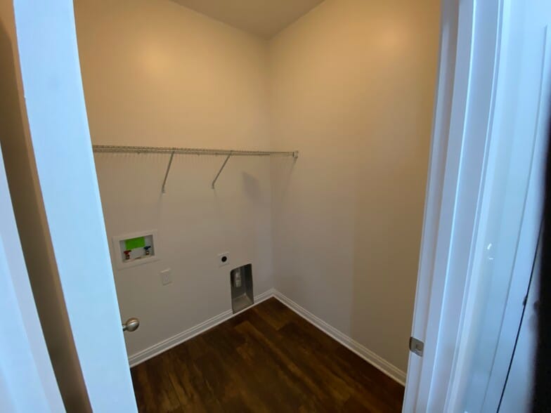 Building Photo - 6405 Autumn Valley Trce