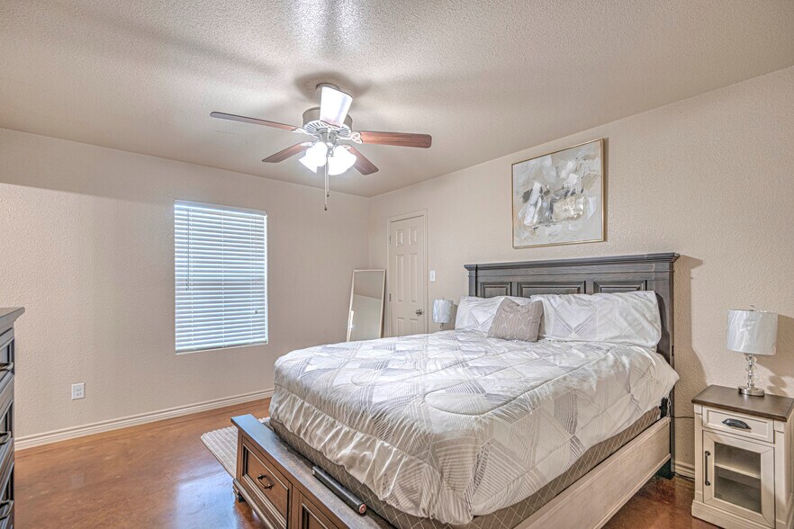 Building Photo - 1607 Powder River Dr APT B