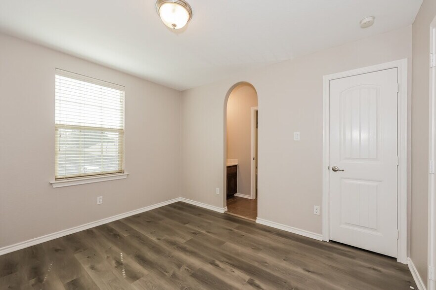 Building Photo - 5021 Britton Ridge Ln
