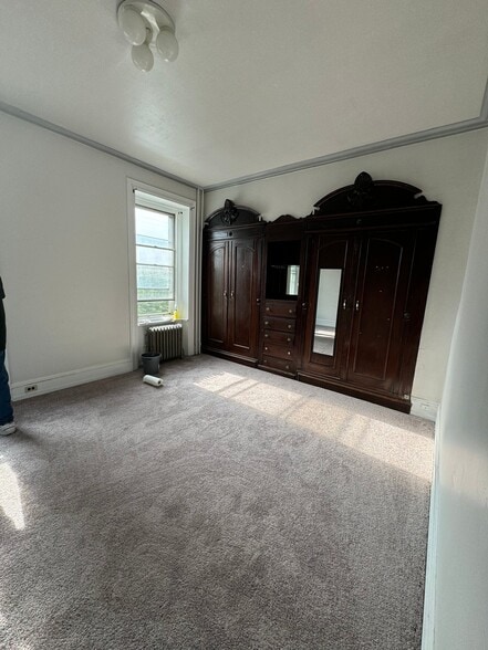 Building Photo - 208 S 41st St