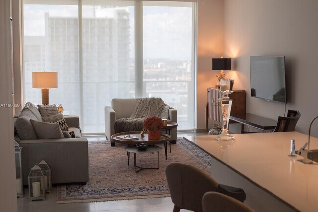 Building Photo - 68 SE 6th St