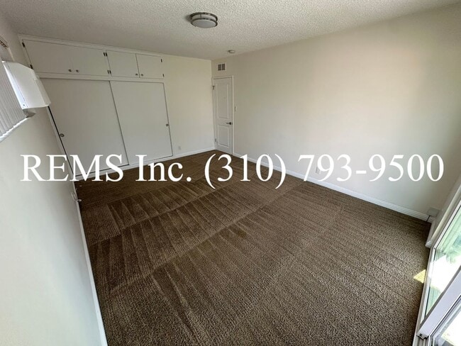 Building Photo - Beautifully Updated Home with 2-Car Garage & Large Bonus Family Room