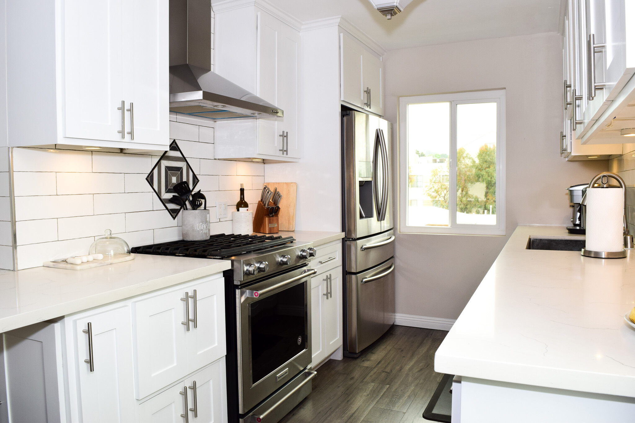 Kitchen - 16169 Sunset Blvd