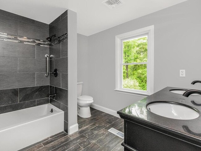 Building Photo - 3 Idlewild Dr