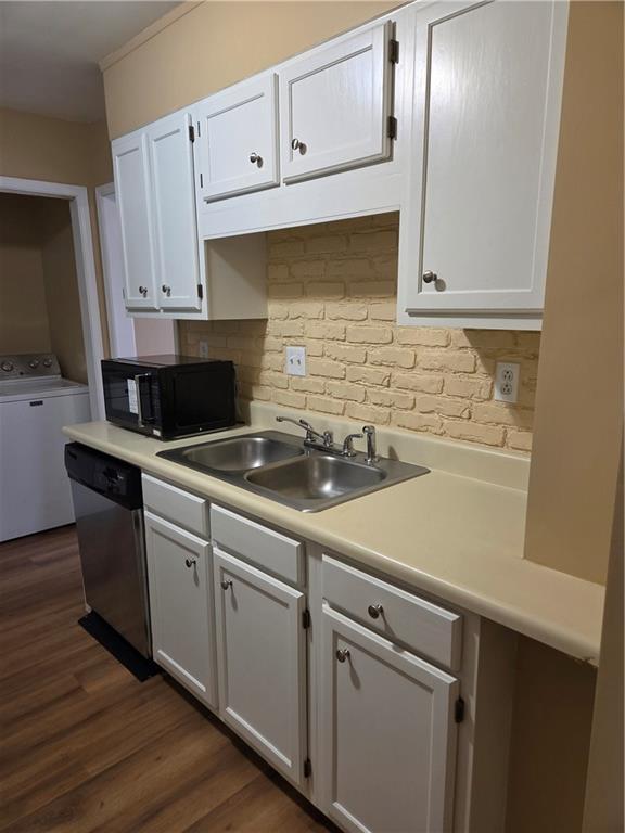 Building Photo - 5595 Wells Cir