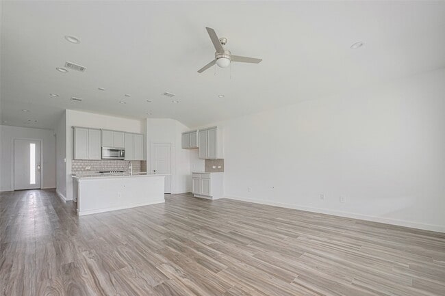 Building Photo - 133 Aurora Spgs Dr