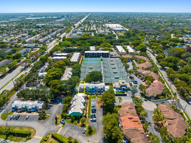 Building Photo - 9 Deer Creek Rd