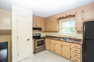 Building Photo - 4809 Thornwood Rd