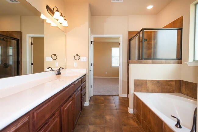 Building Photo - 1078 Sussex Way