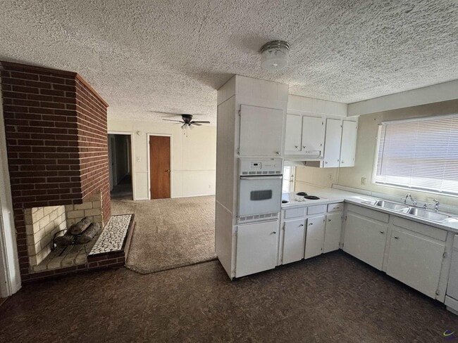 Building Photo - 501 Pinecrest Rd