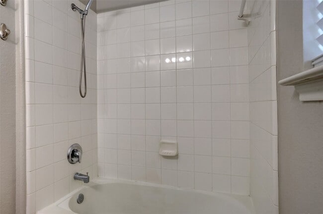 Building Photo - 5916 Round Up Ln