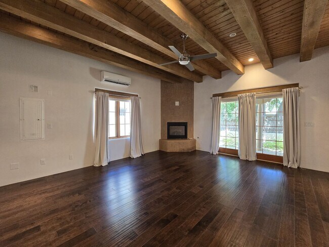Building Photo - 324 Camino Cerrito