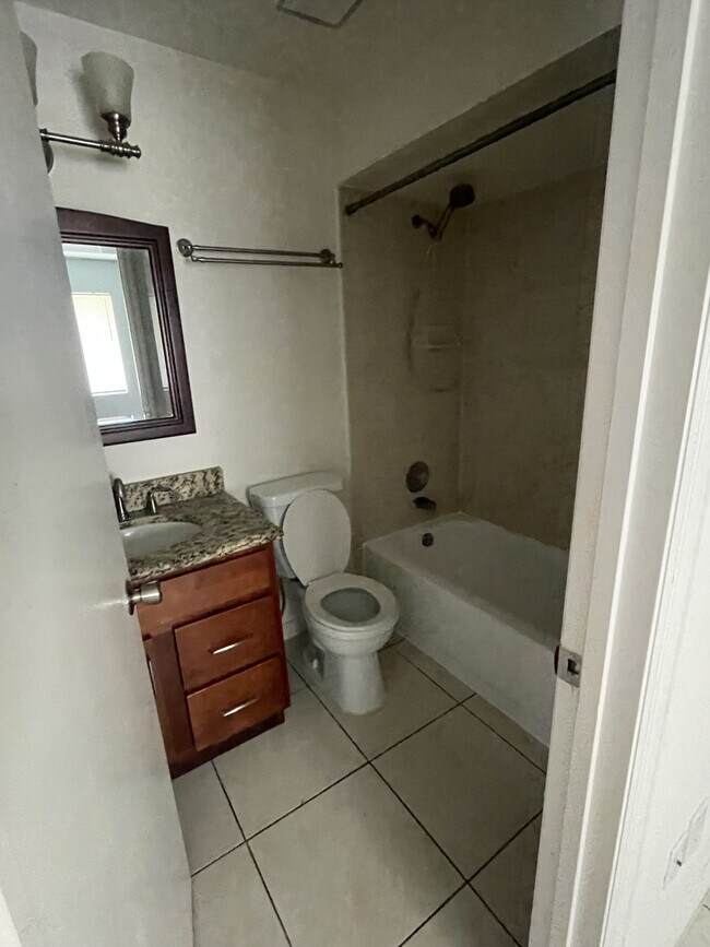 Building Photo - 1312 Ravida Cir