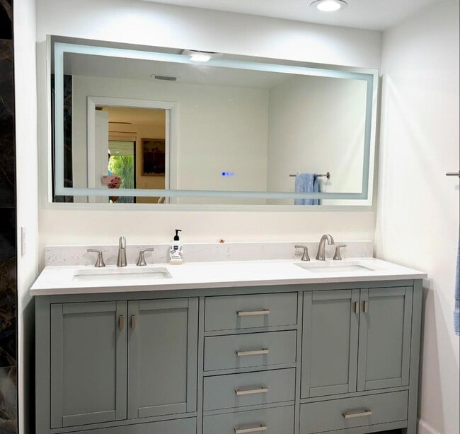Building Photo - 7744 La Mirada Dr