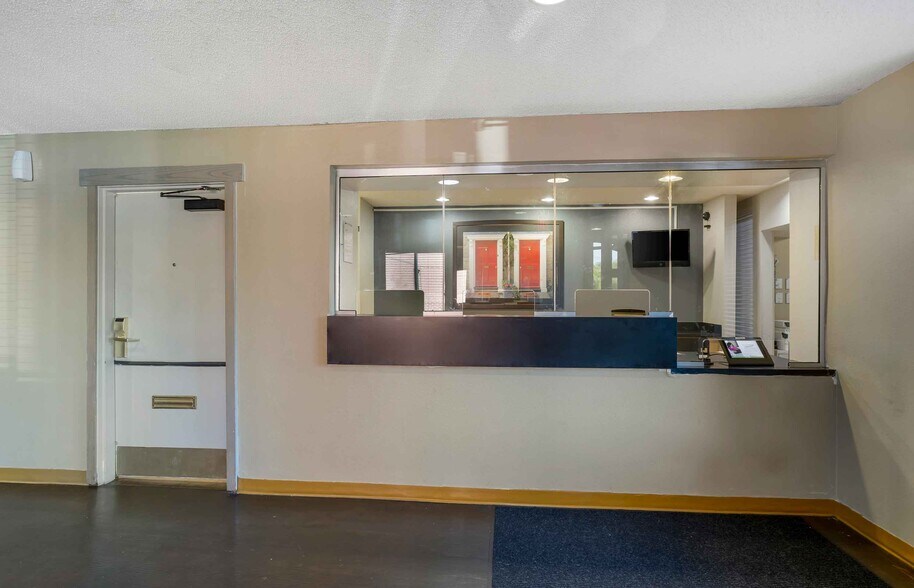 Building Photo - Furnished Studio-Philadelphia - Airport - Bartram Ave.