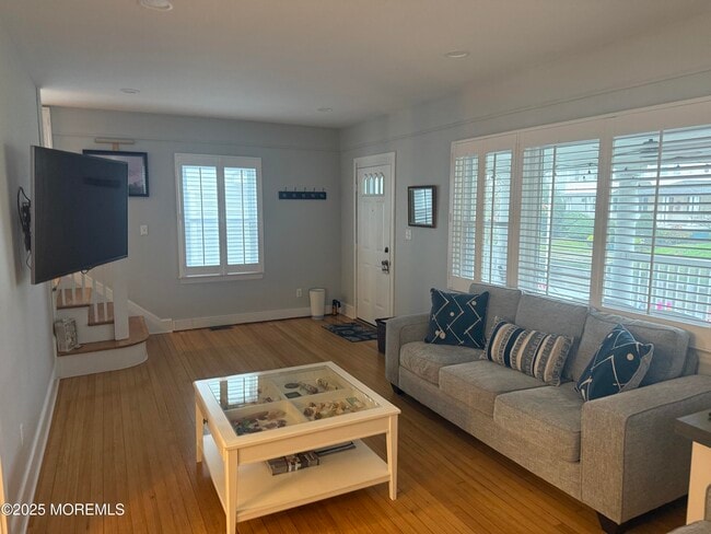 Building Photo - 128 Woodland Ave