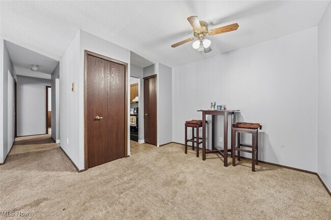 Building Photo - 27413 Westown Blvd