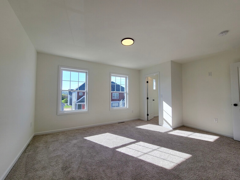 Building Photo - 19 Pacific Blvd