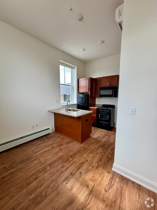 Building Photo - 591 Terrace Park