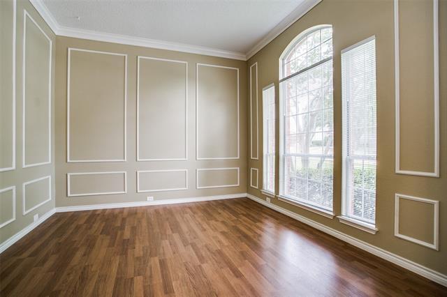 Building Photo - 1404 Honey Locust Dr