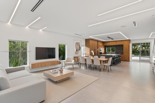 Building Photo - 6358 NW 113th Pl