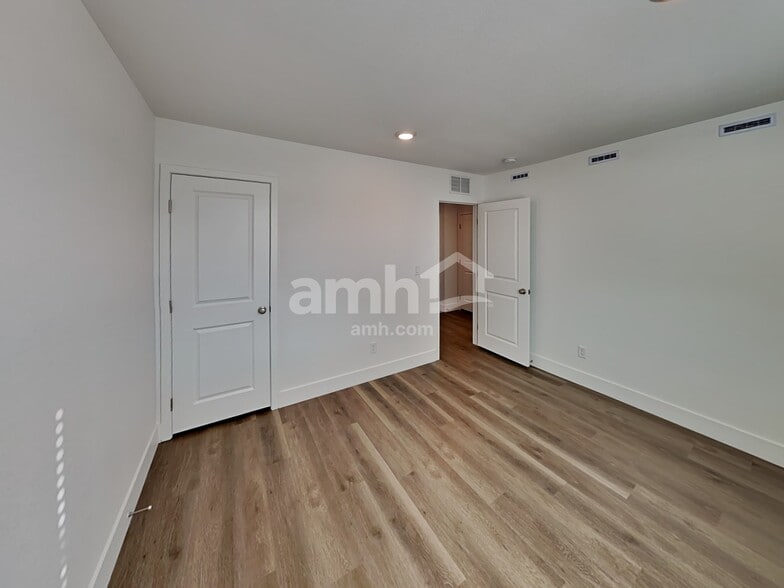 Building Photo - 7907 Banquero Ct