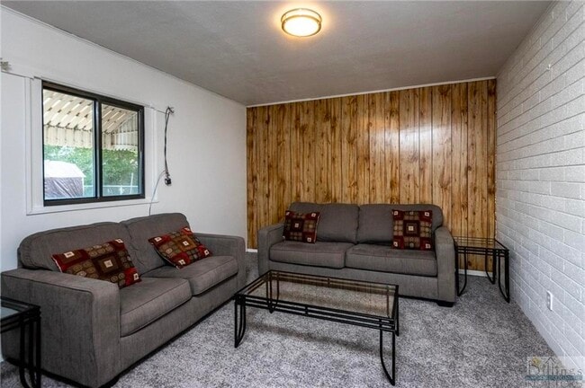 Building Photo - 824 Avenue C