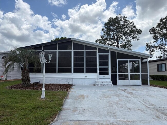 Building Photo - 2132 Sabal Palm Dr
