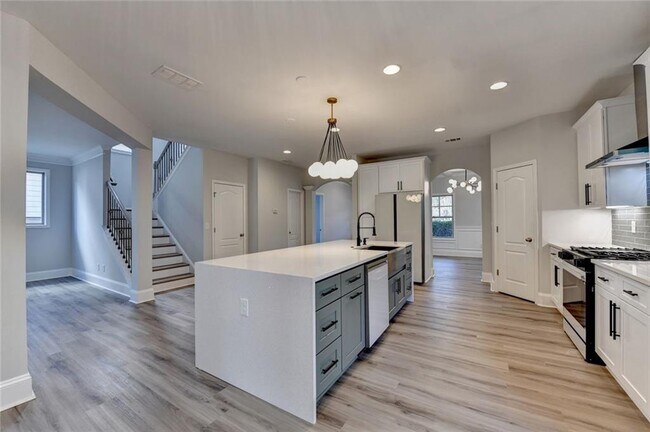 Building Photo - 4032 Ridge Grove Way