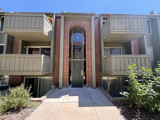 Building Photo - ** $750 OFF MOVE-IN ** Newly Updated Condo...