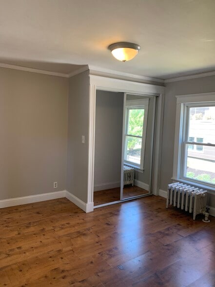 Building Photo - 65 Bacon St