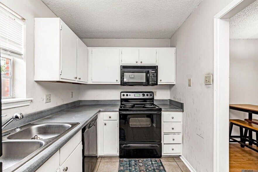Building Photo - 1730 Brightside Dr