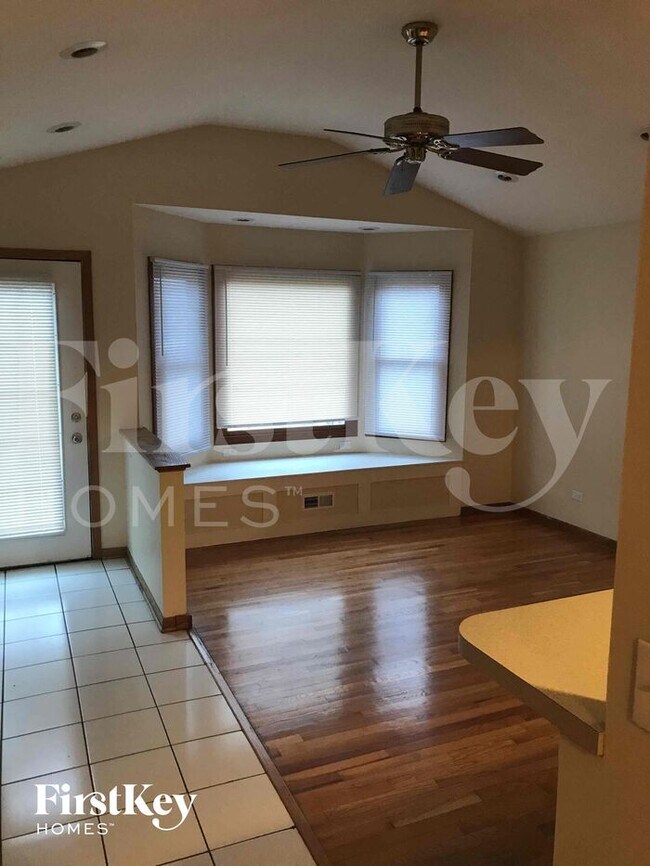 Building Photo - 534 Longwood Dr