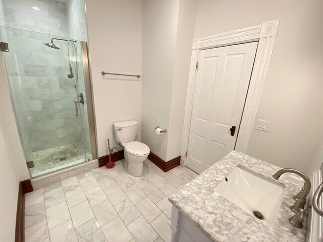 Building Photo - W King Ave 103-103.5 MLR