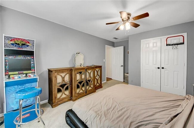 Building Photo - 2710 Abbottswell Dr