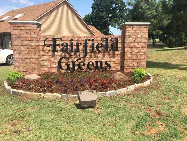 Building Photo - 2 BED 2 BATH 1 CAR GARAGE FAIRFIELD GREENS...