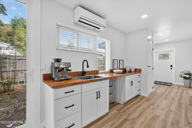 Building Photo - 8778 Waterfront Terrace