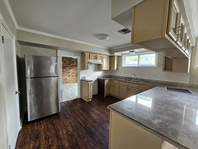 Building Photo - Spacious 4 Bedroom Single-Family Home in Gentilly