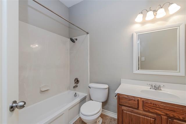 Building Photo - 8626 Davis Dr