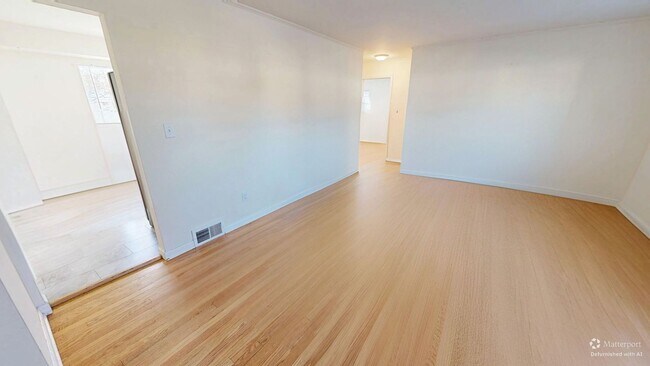 Building Photo - South Colonie Schools 2BR 1BA